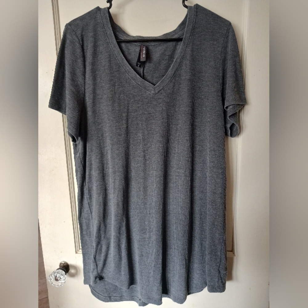 Torrid V-neck fitted Henley top size 3x